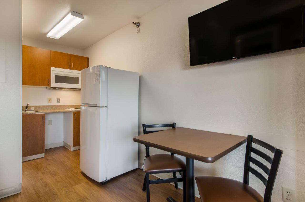 Hometowne Studios By Red Roof Denver - Glendale/ Cherry Creek Εξωτερικό φωτογραφία