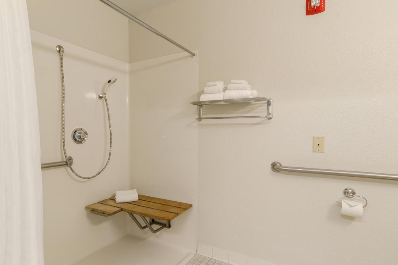 Hometowne Studios By Red Roof Denver - Glendale/ Cherry Creek Εξωτερικό φωτογραφία