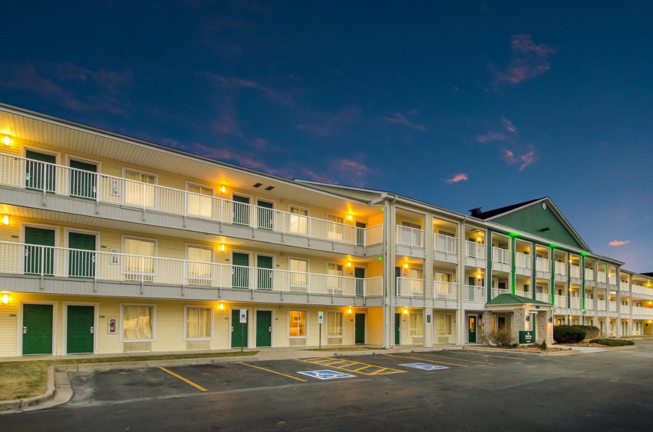 Hometowne Studios By Red Roof Denver - Glendale/ Cherry Creek Εξωτερικό φωτογραφία