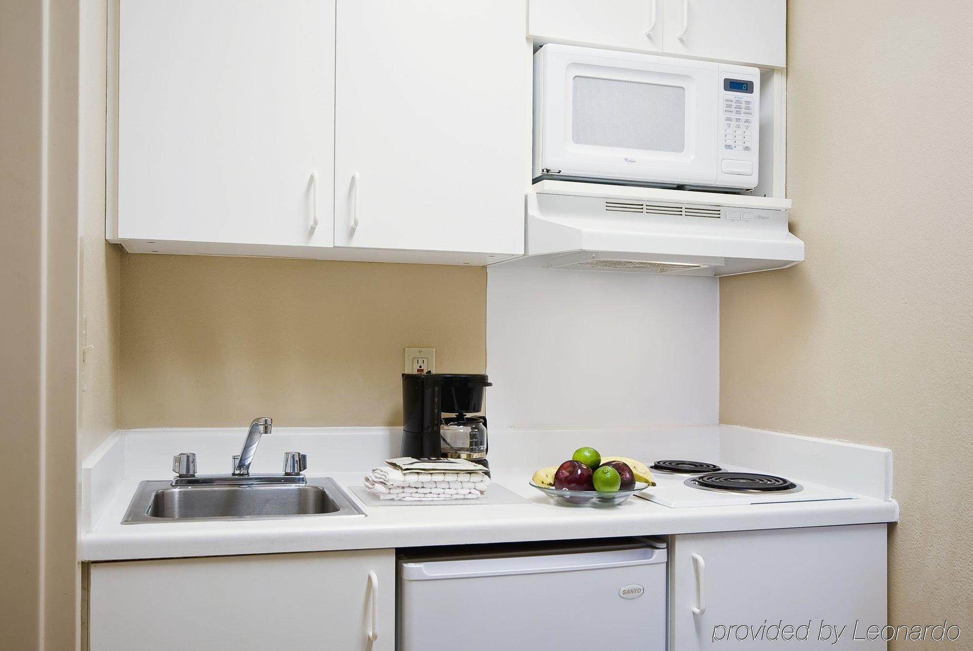 Hometowne Studios By Red Roof Denver - Glendale/ Cherry Creek Εξωτερικό φωτογραφία