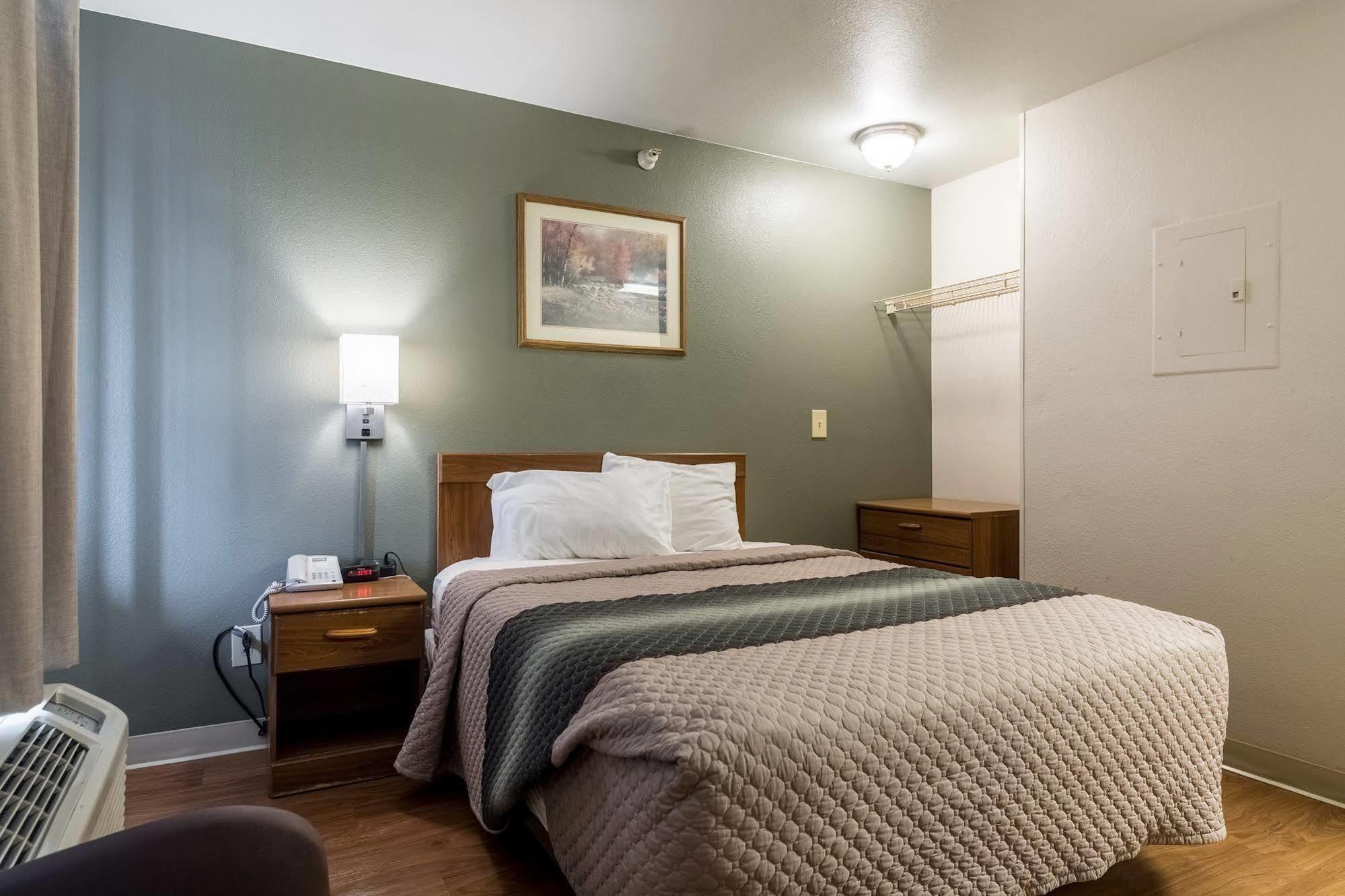 Hometowne Studios By Red Roof Denver - Glendale/ Cherry Creek Εξωτερικό φωτογραφία