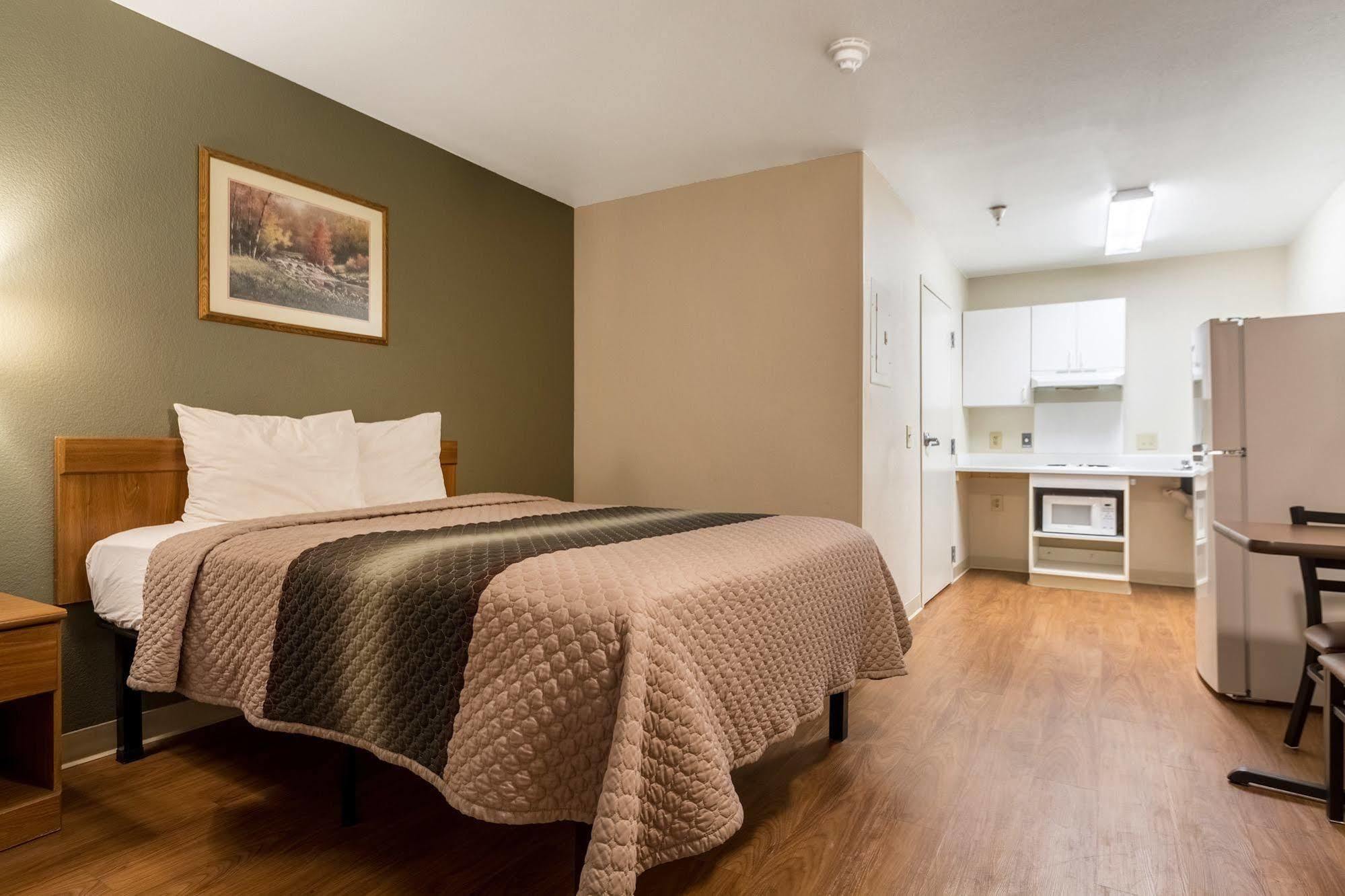 Hometowne Studios By Red Roof Denver - Glendale/ Cherry Creek Εξωτερικό φωτογραφία