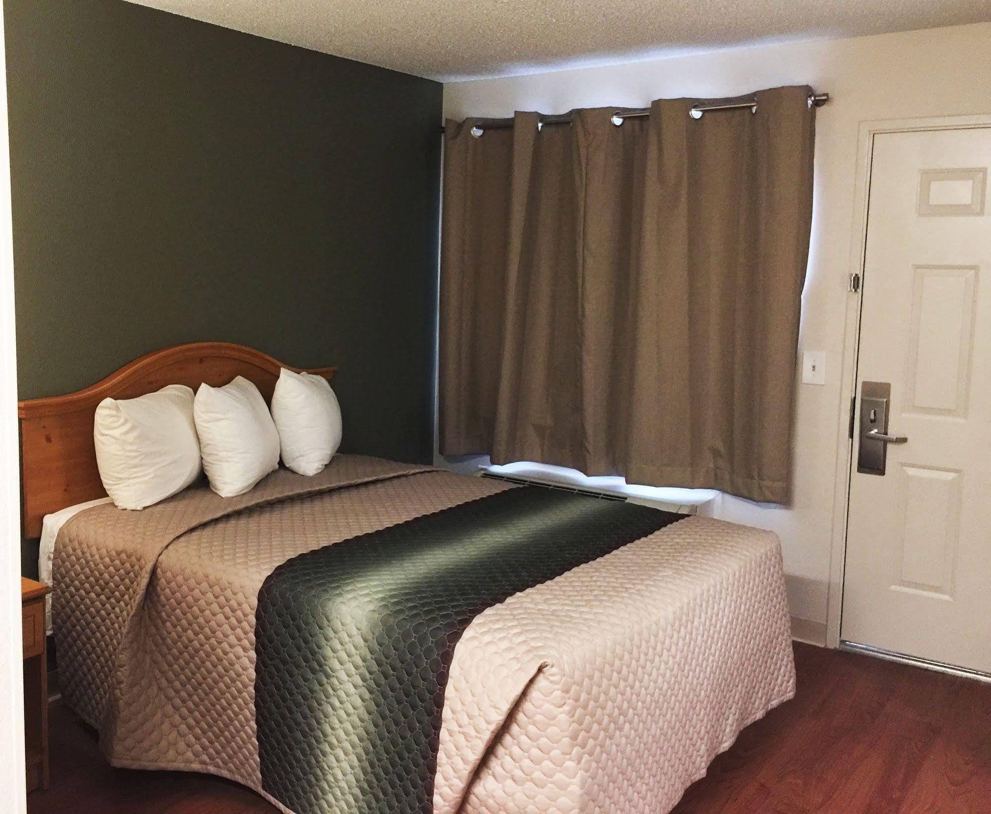 Hometowne Studios By Red Roof Denver - Glendale/ Cherry Creek Εξωτερικό φωτογραφία