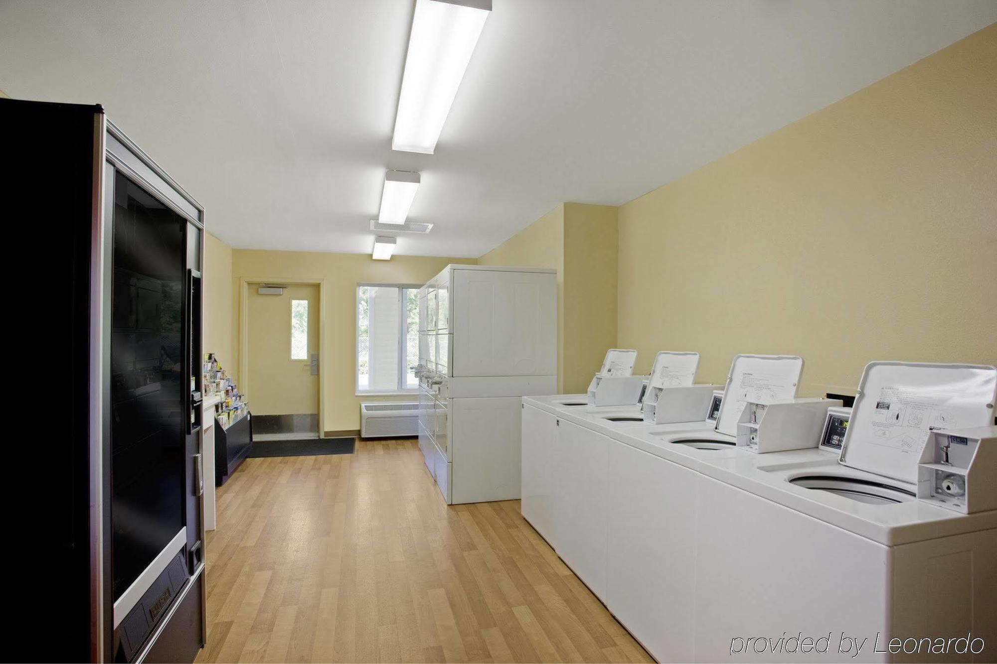 Hometowne Studios By Red Roof Denver - Glendale/ Cherry Creek Εξωτερικό φωτογραφία